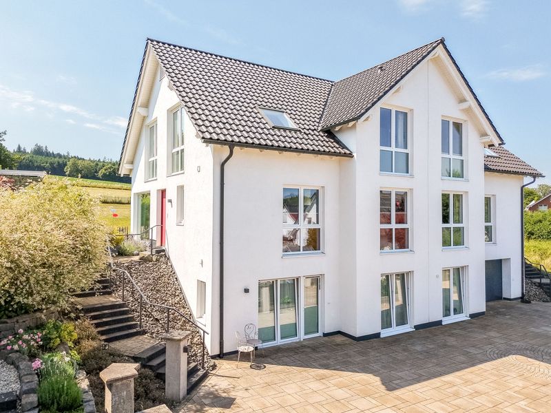 Raum für Lebensträume – moderne Doppelhaushälfte mit Einliegerwohnung